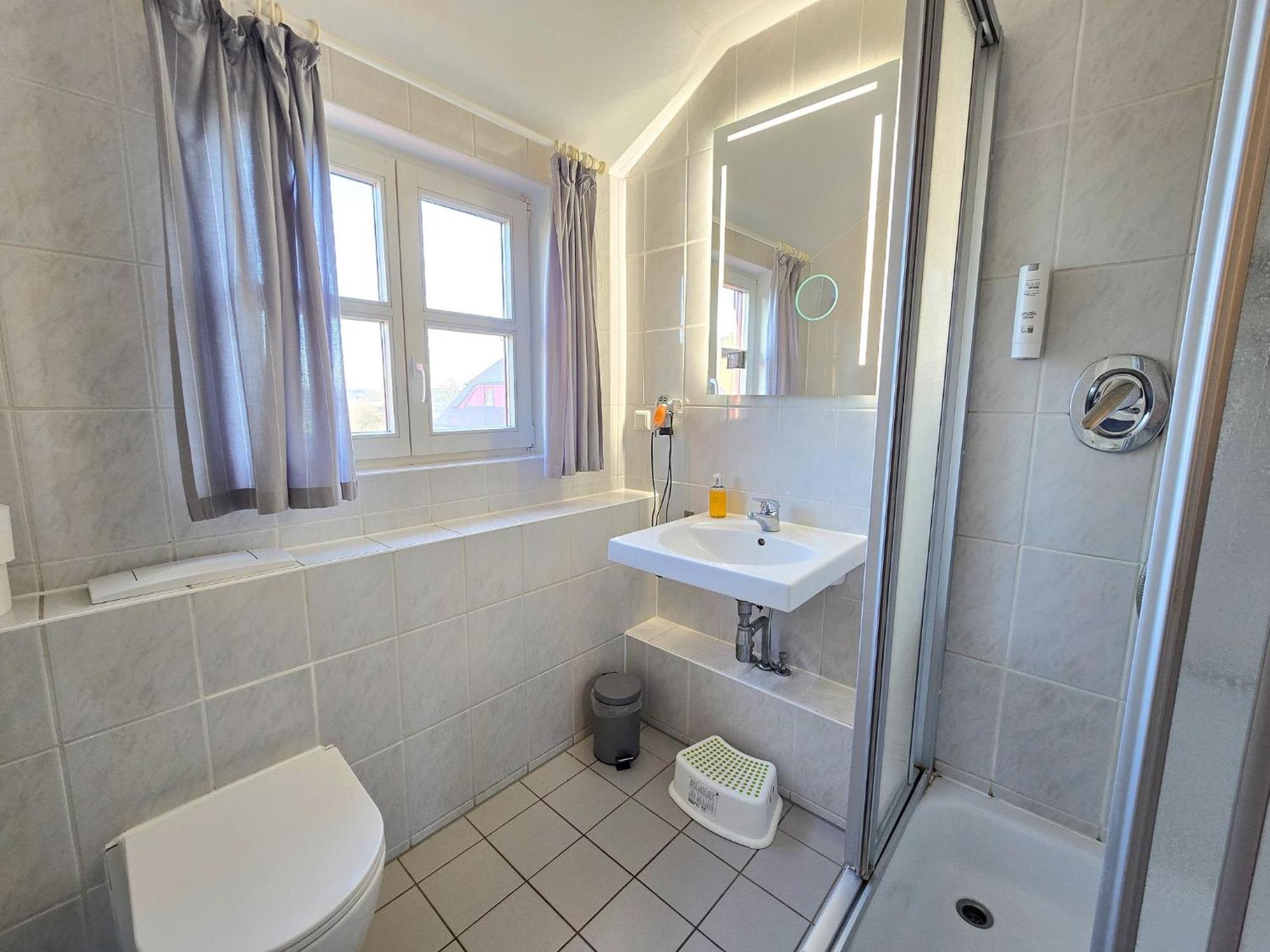 Feriendorf Rugana - Budget Appartement Mit 1 Schlafzimmer B57 Dranske Bagian luar foto